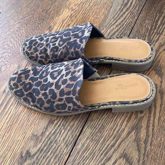 Universal Thread Shoes - Cheetah Mules